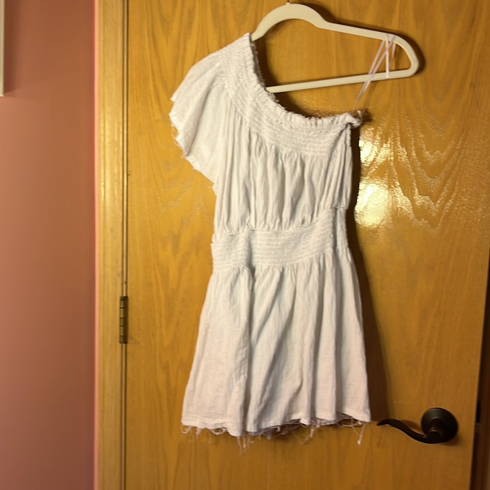 White off the shoulder Skylar + Madison dress sz S 👀 - Picture 2 of 4